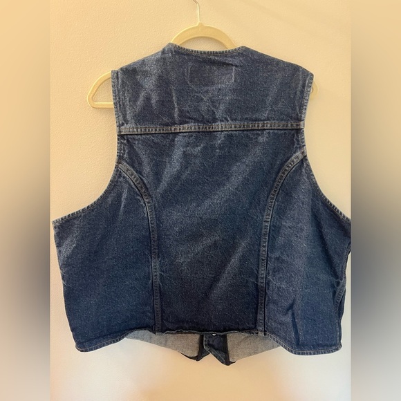 Wrangler® Men's Traditional Unlined Button Front Western Denim Vest, Vintage - Picture 3 of 6